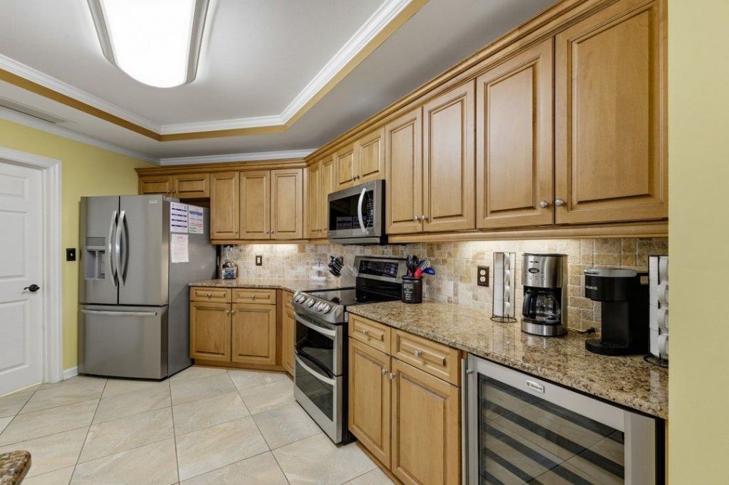 8500 Margate Circle Photo 5