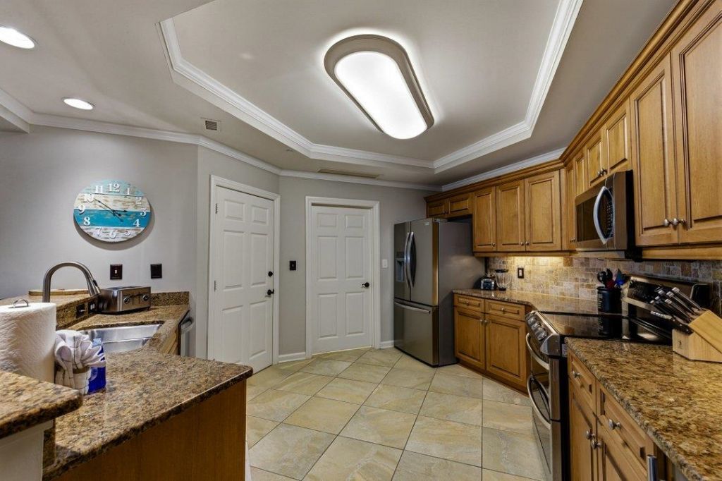 8500 Margate Circle Photo 5