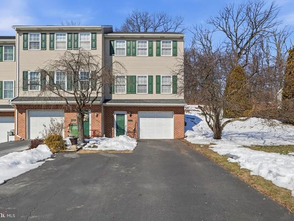 2280 NORTH POINT, YORK, PA 17406
