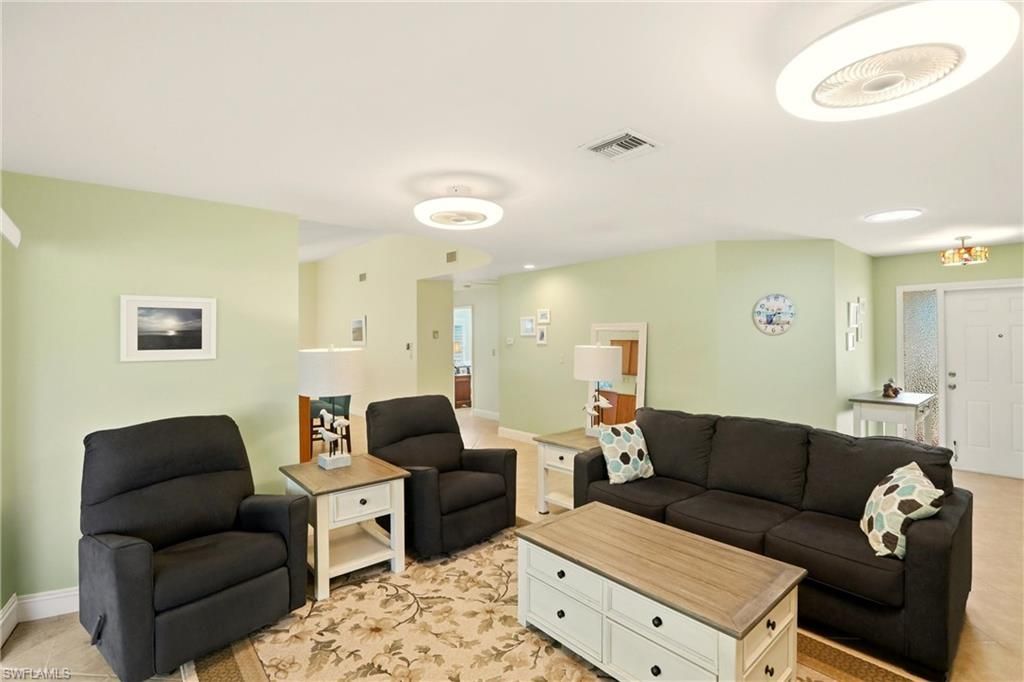 142 Old Tamiami Trl, Naples, FL 34110 Photo