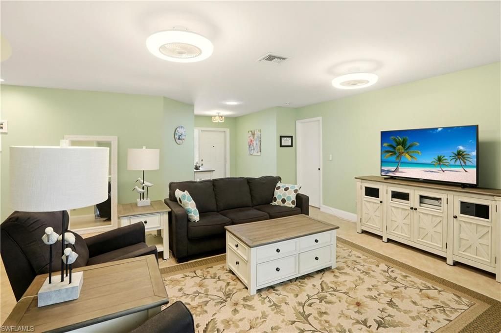 142 Old Tamiami Trl, Naples, FL 34110 Photo