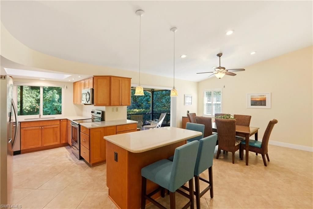 142 Old Tamiami Trl, Naples, FL 34110 Photo
