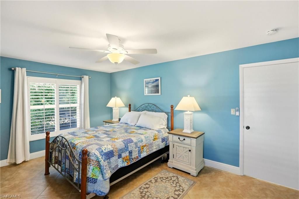 142 Old Tamiami Trl, Naples, FL 34110 Photo