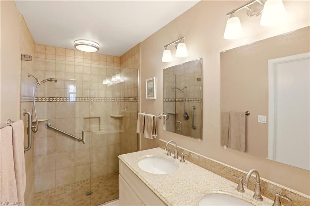 142 Old Tamiami Trl, Naples, FL 34110 Photo