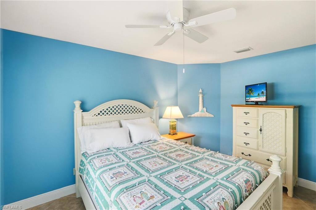 142 Old Tamiami Trl, Naples, FL 34110 Photo