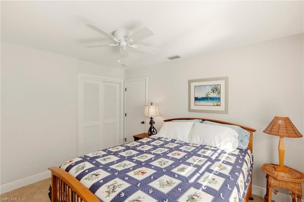142 Old Tamiami Trl, Naples, FL 34110 Photo