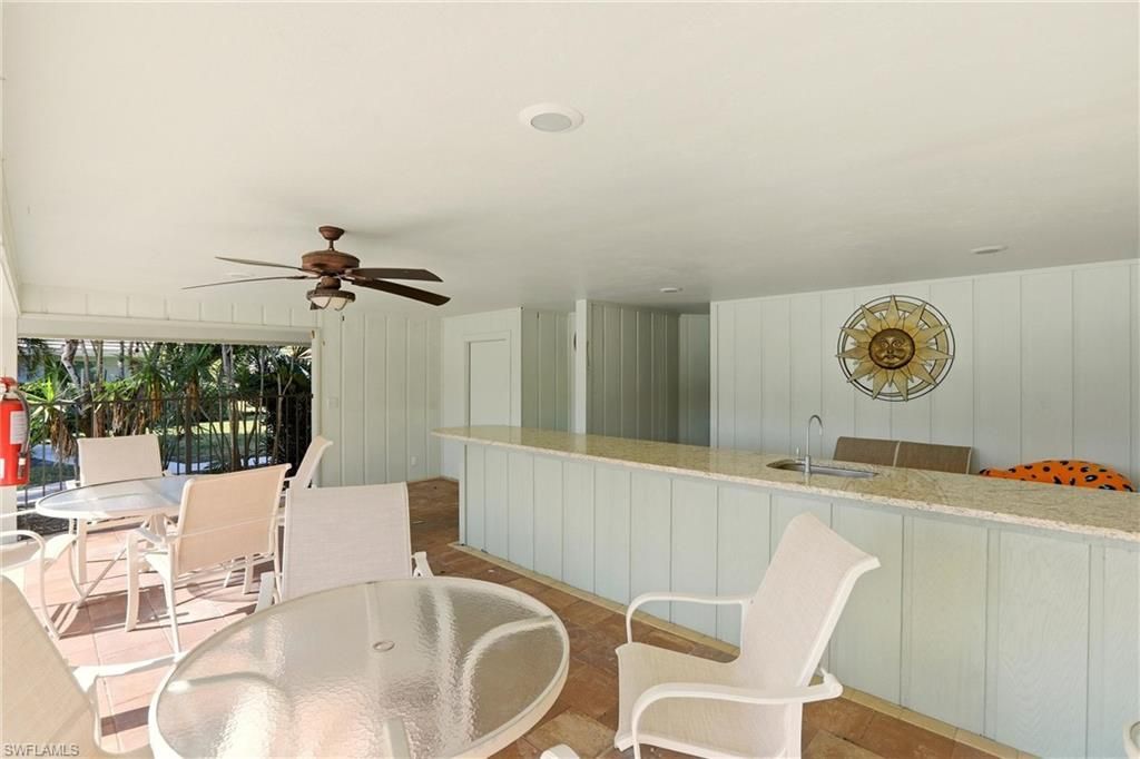 142 Old Tamiami Trl, Naples, FL 34110 Photo