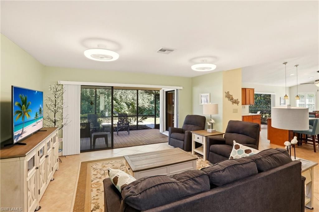 142 Old Tamiami Trl, Naples, FL 34110 Photo