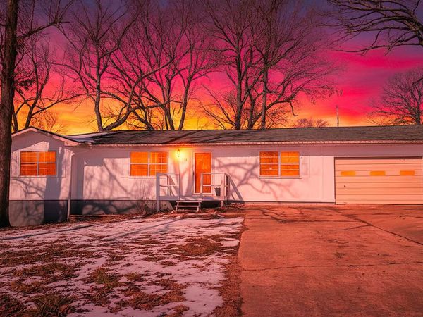 124 W 13th Street, Yellville, AR 72687