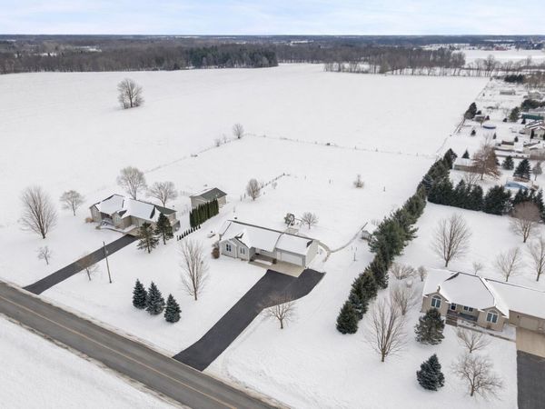 2919 W Kalamo Highway, Charlotte, MI 48813