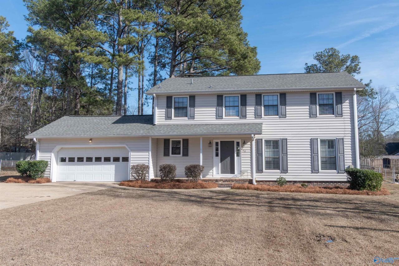 312 Warwick Place, Rainbow City, AL 35906 Main Photo