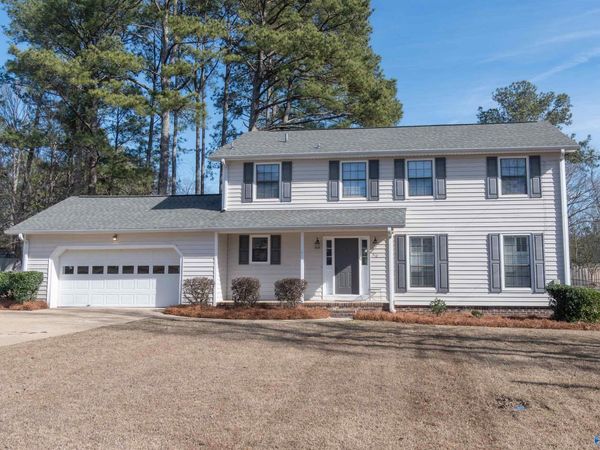 312 Warwick Place, Rainbow City, AL 35906