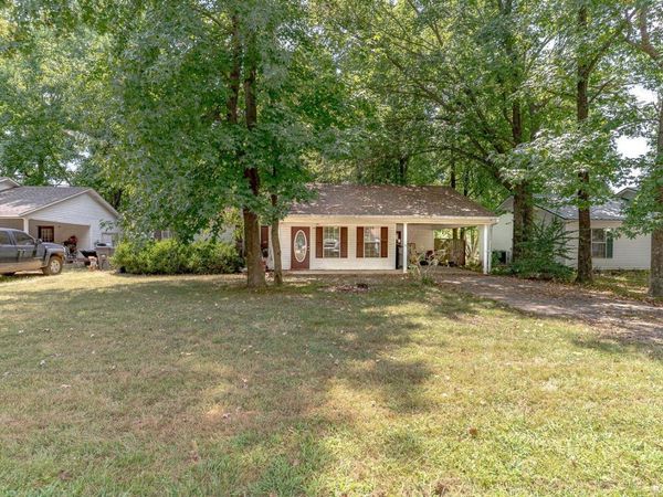 1302 Walker St, Paragould, AR 72450