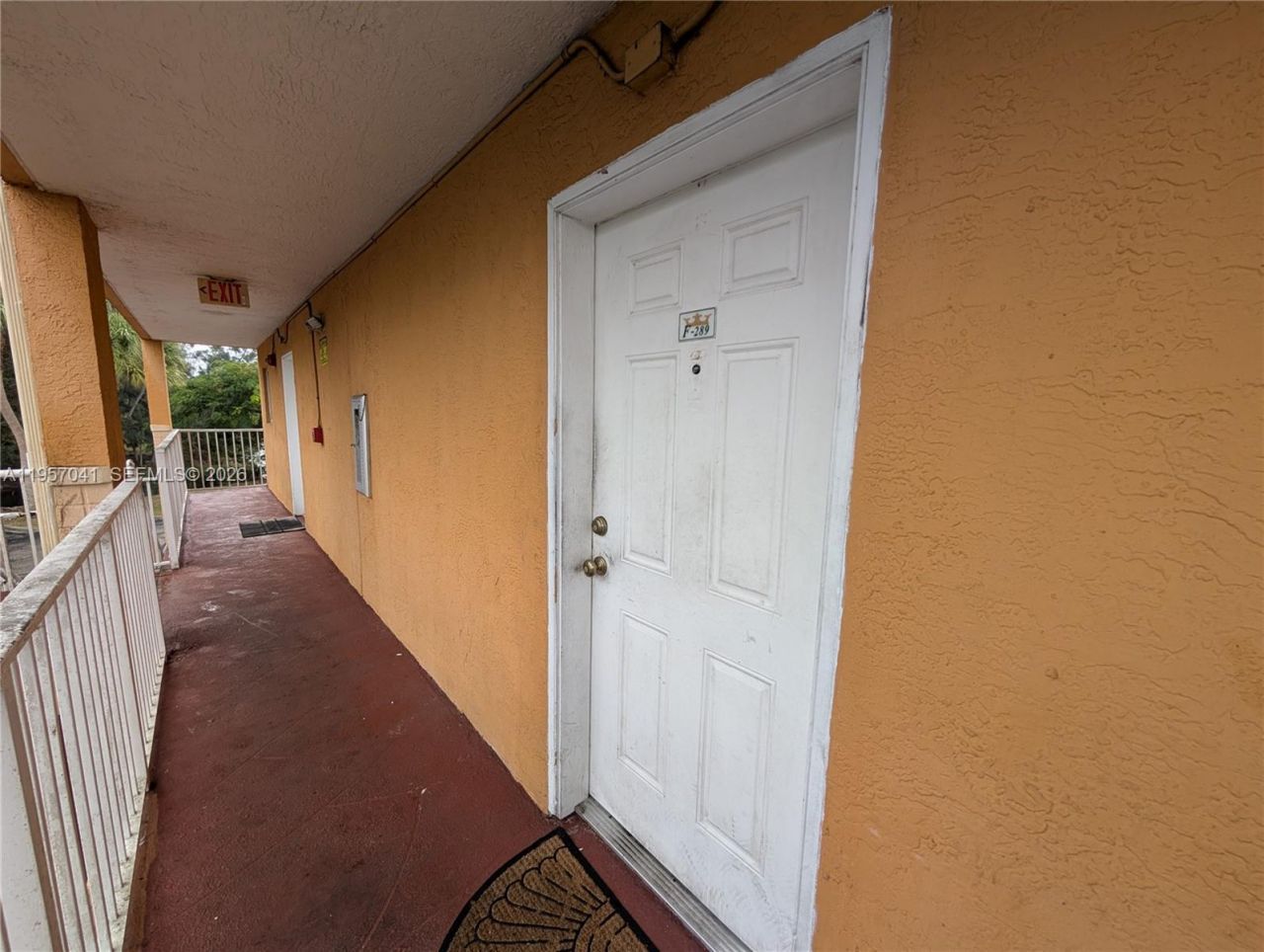 6205 Kendale Lakes Cir, Unit 289, Miami, FL 33183 Photo