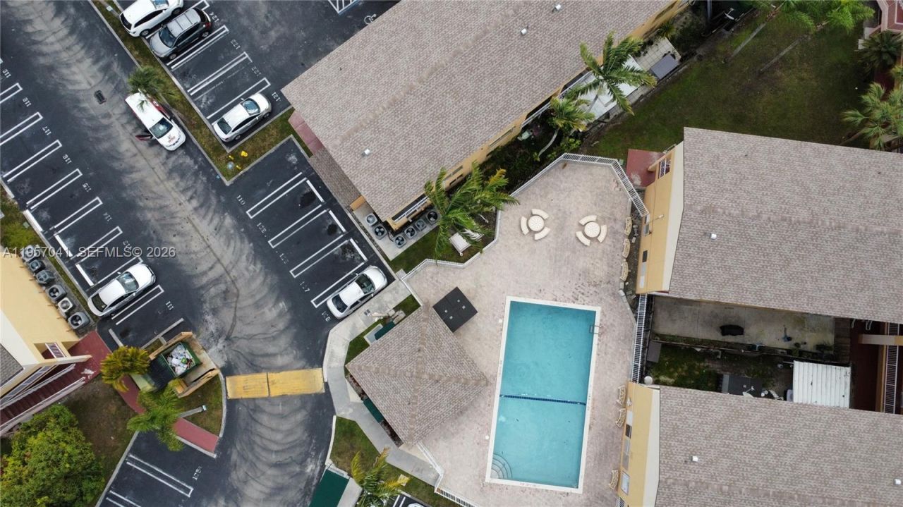 6205 Kendale Lakes Cir, Unit 289, Miami, FL 33183 Photo