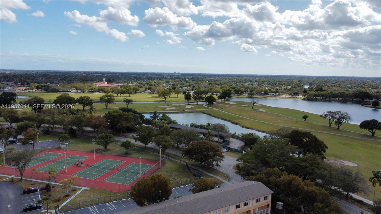 6205 Kendale Lakes Cir, Unit 289, Miami, FL 33183 Photo