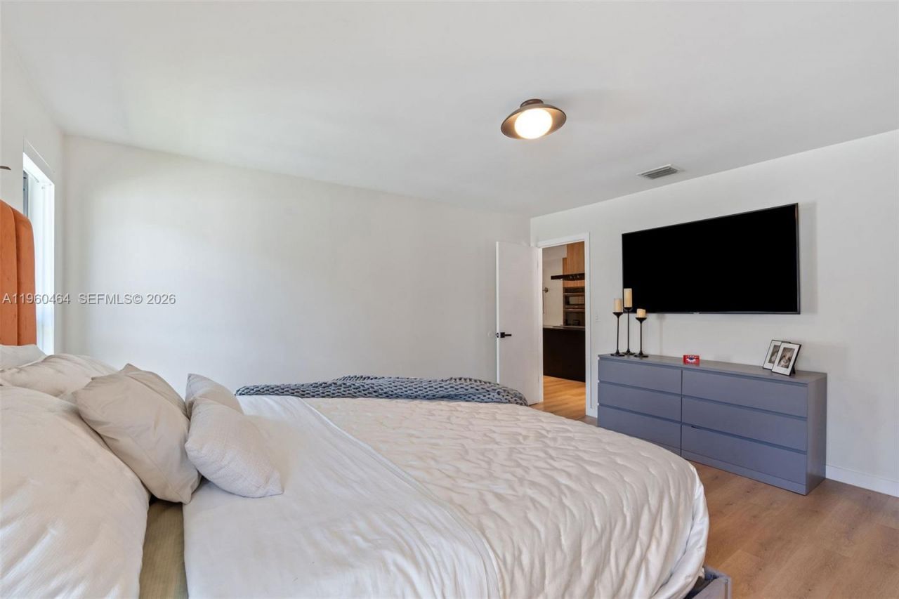 6246 SW 10th St, West Miami, FL 33144 Photo