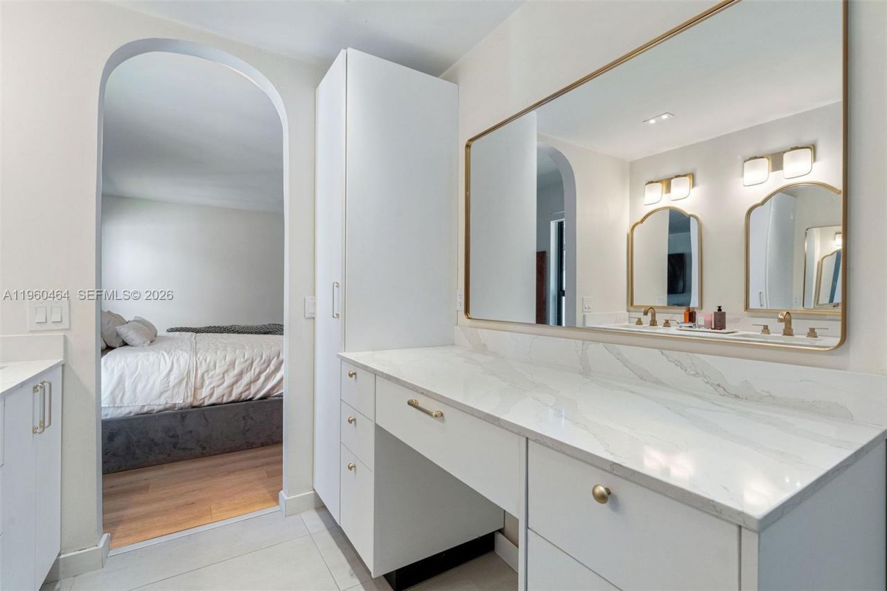 6246 SW 10th St, West Miami, FL 33144 Photo