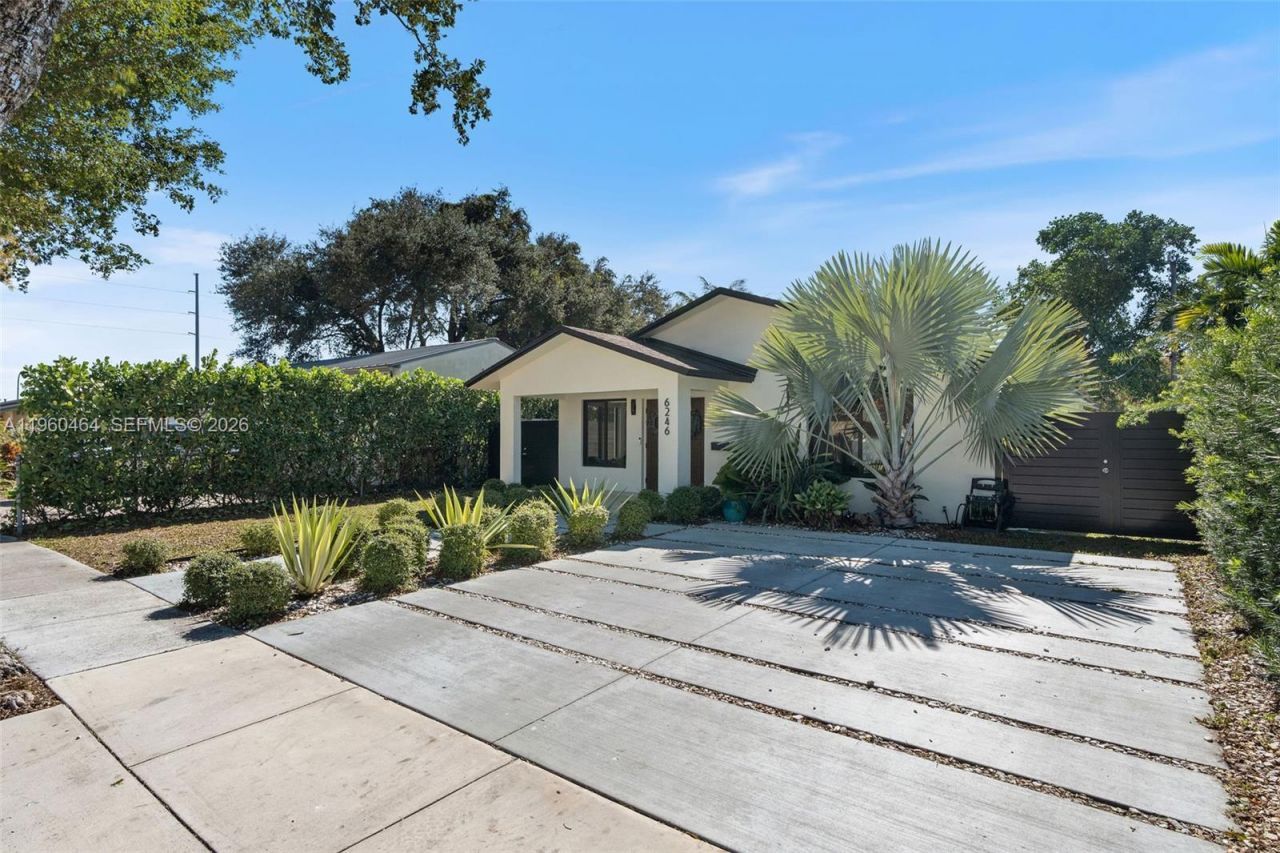 6246 SW 10th St, West Miami, FL 33144 Photo