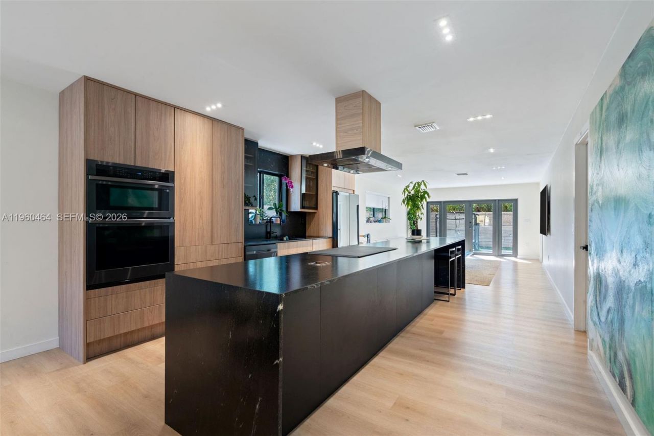 6246 SW 10th St, West Miami, FL 33144 Photo