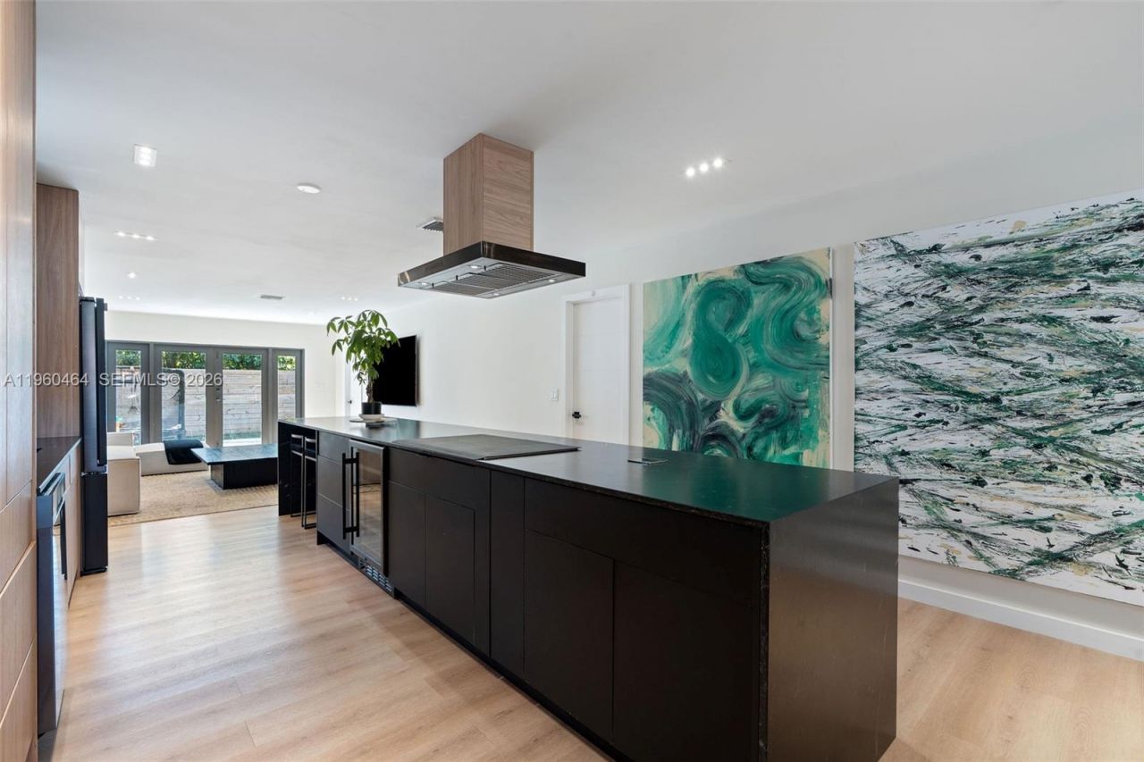 6246 SW 10th St, West Miami, FL 33144 Photo