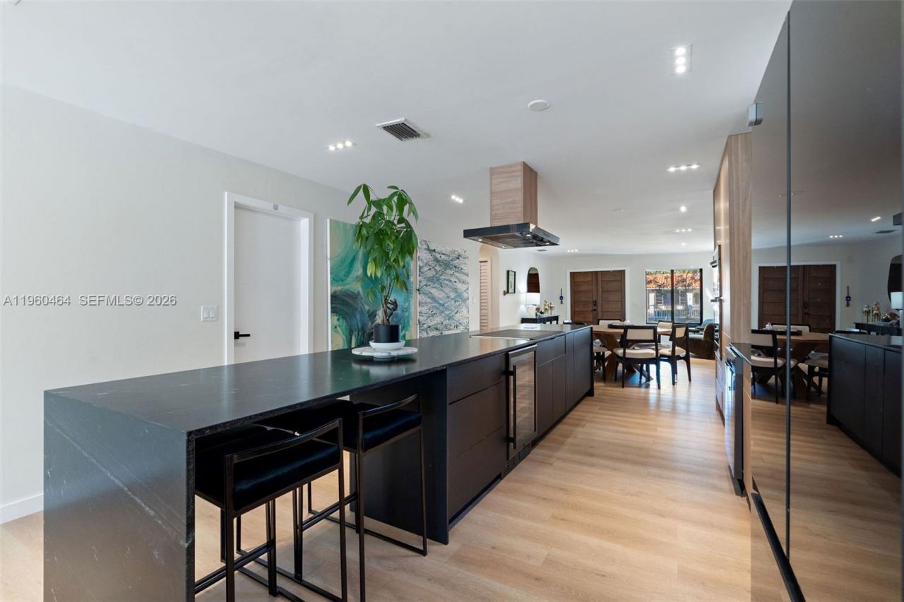 6246 SW 10th St, West Miami, FL 33144 Photo