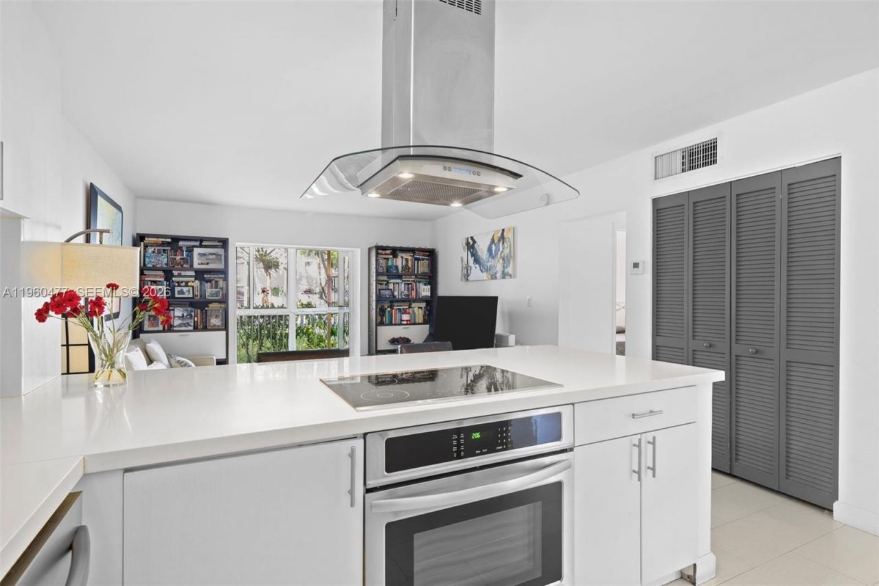 240 Galen Drive , Unit 109, Key Biscayne, FL 33149 Photo