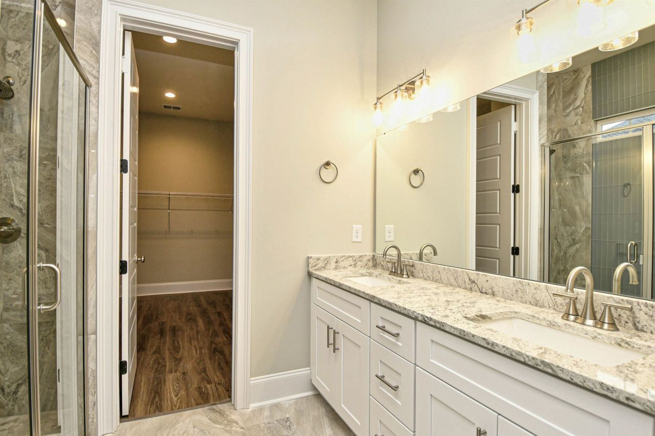 289 Waterfall Circle Photo 17