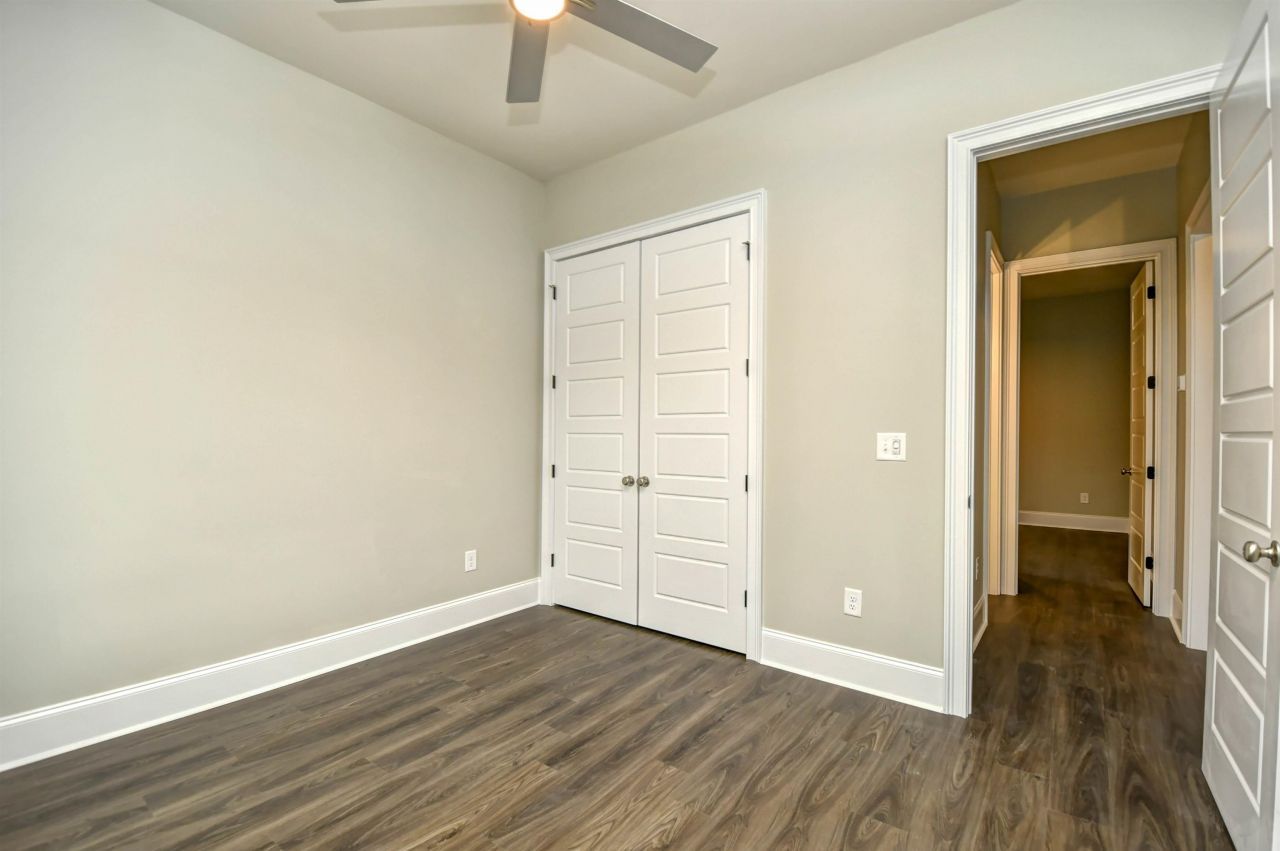 289 Waterfall Circle Photo 21