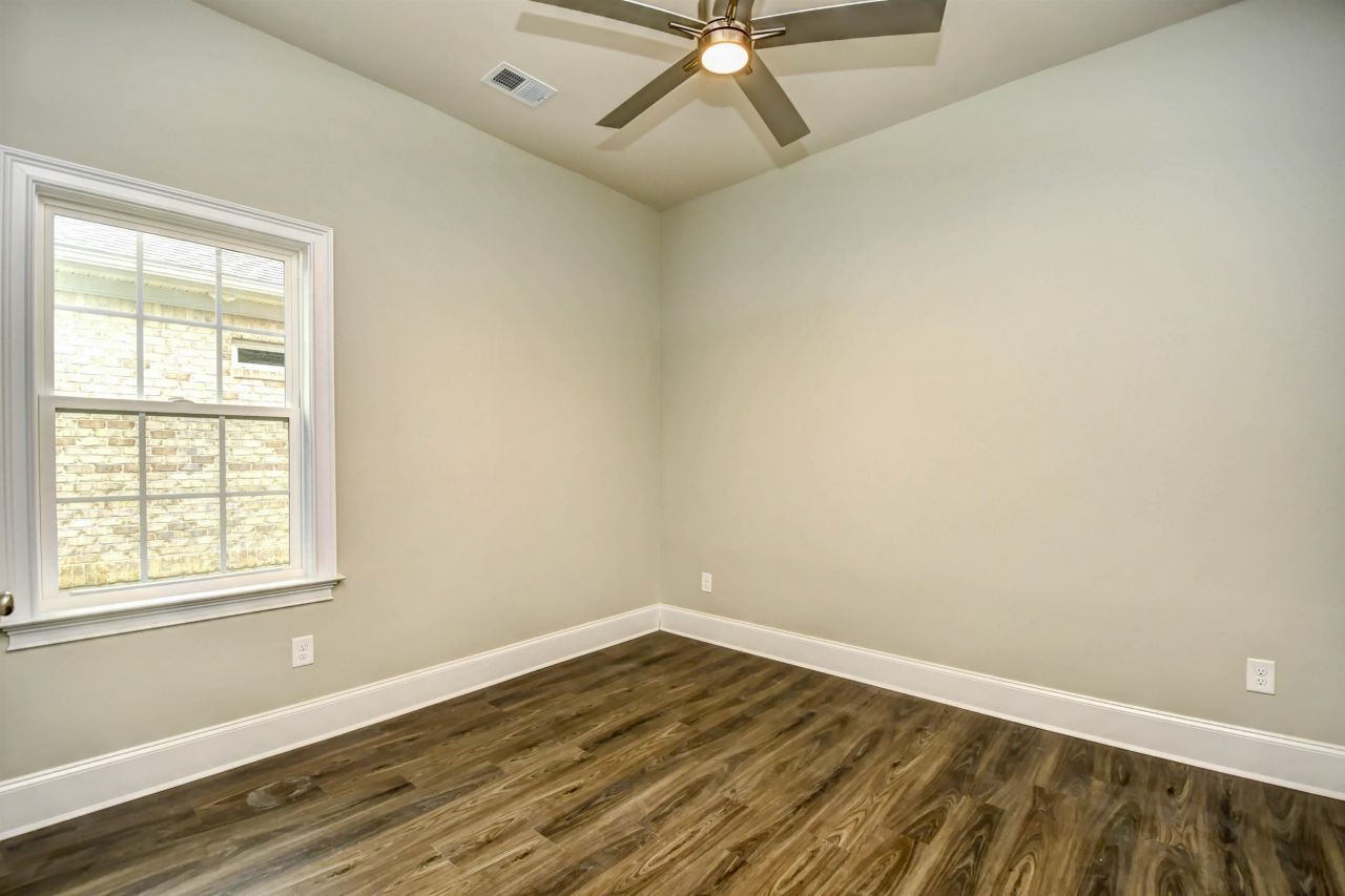 289 Waterfall Circle Photo 22