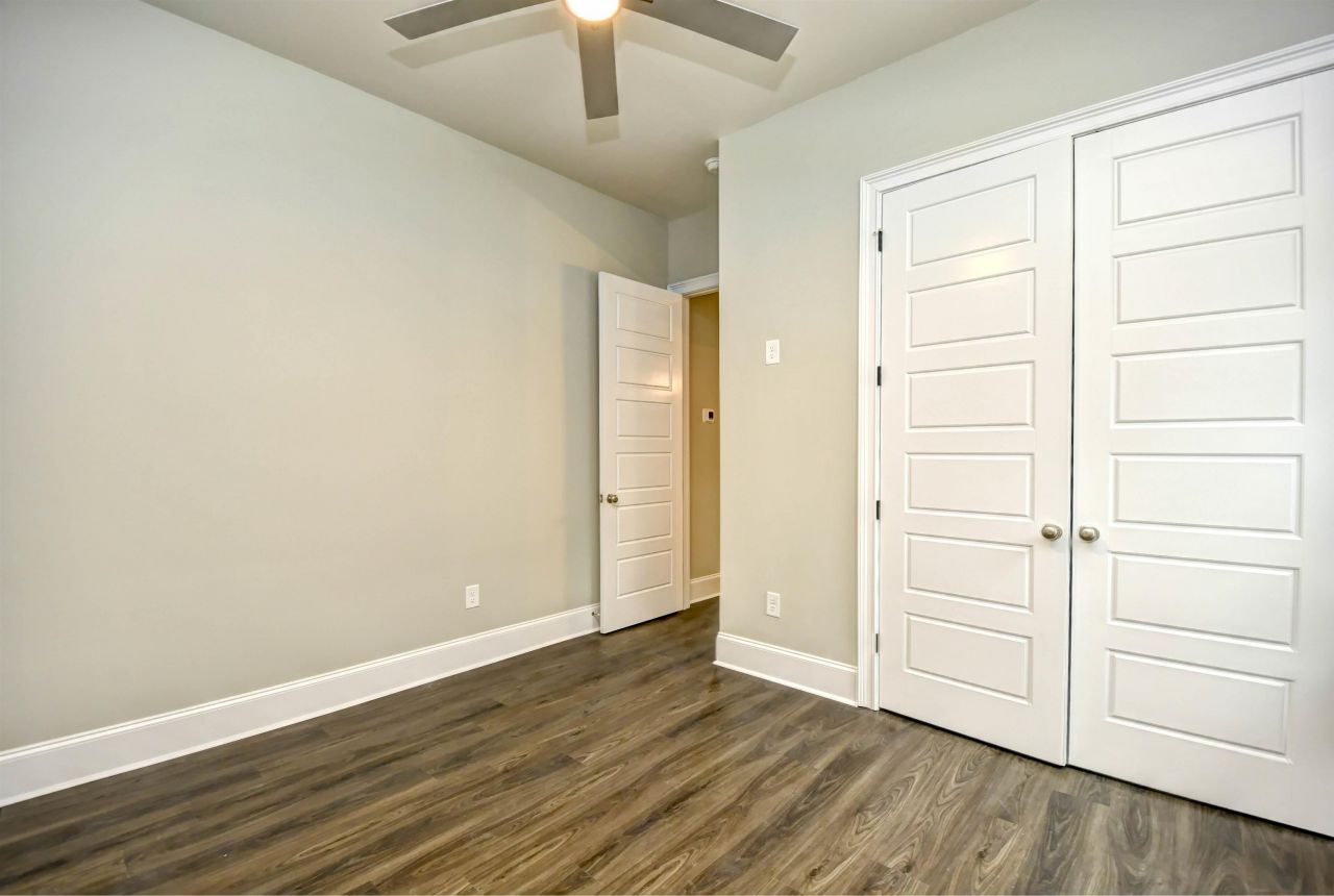 289 Waterfall Circle Photo 23