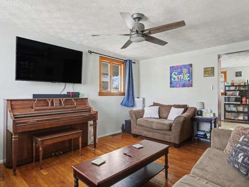 3977 Sexton Drive, Columbus, OH 43228 Photo 3