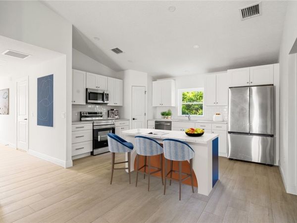 1285 18th Avenue SW, Vero Beach, FL 32962