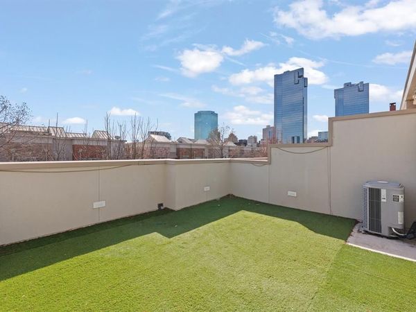 705 E 1st Street, Fort Worth, TX 76102