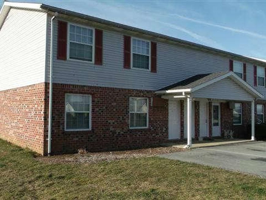 1750 Wisteria Drive, Unit G, Chambersburg, PA 17201 Main Photo
