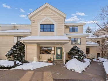 7606 York Avenue S, Unit 7208, Edina, MN 55435