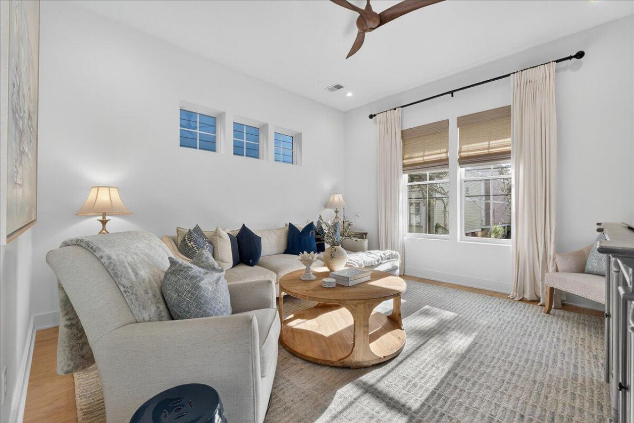 112 America Street Photo 10