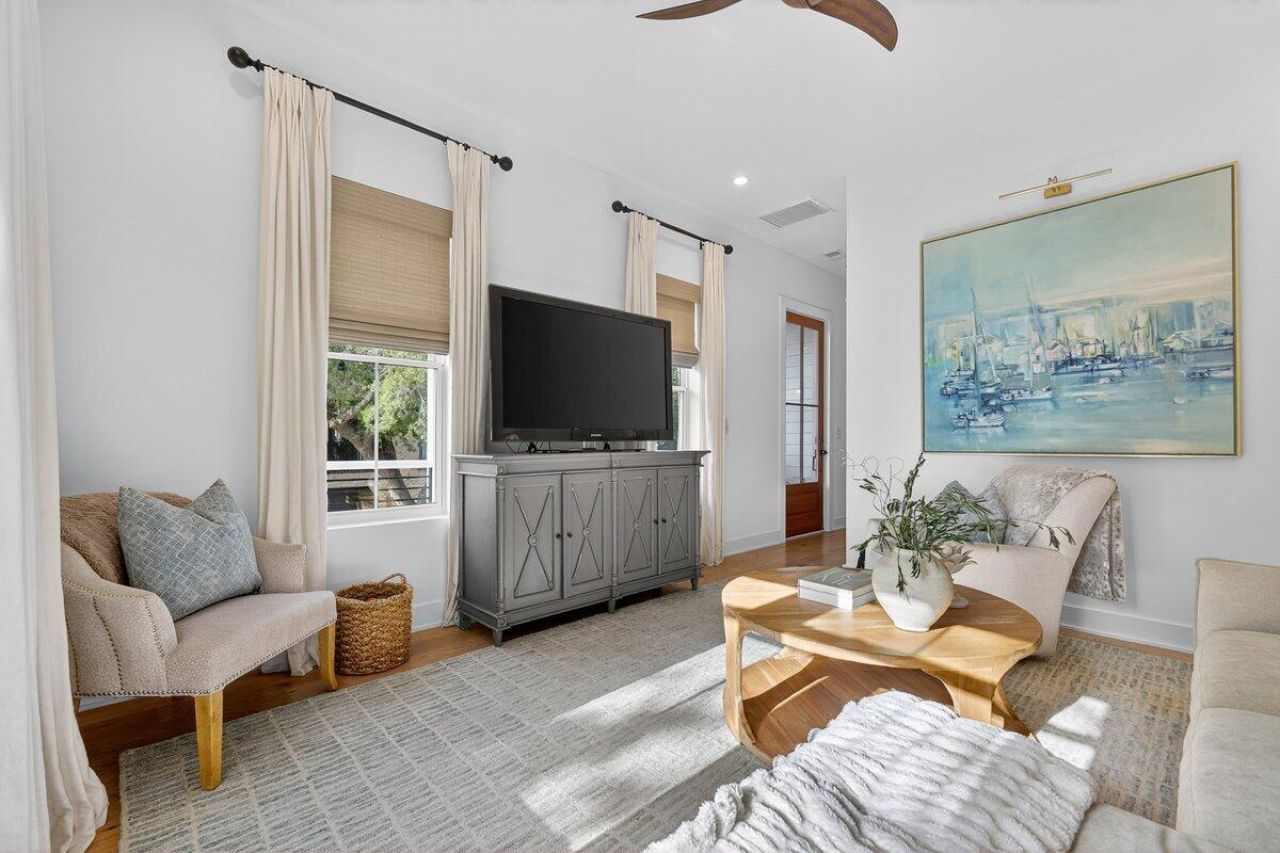 112 America Street Photo 11