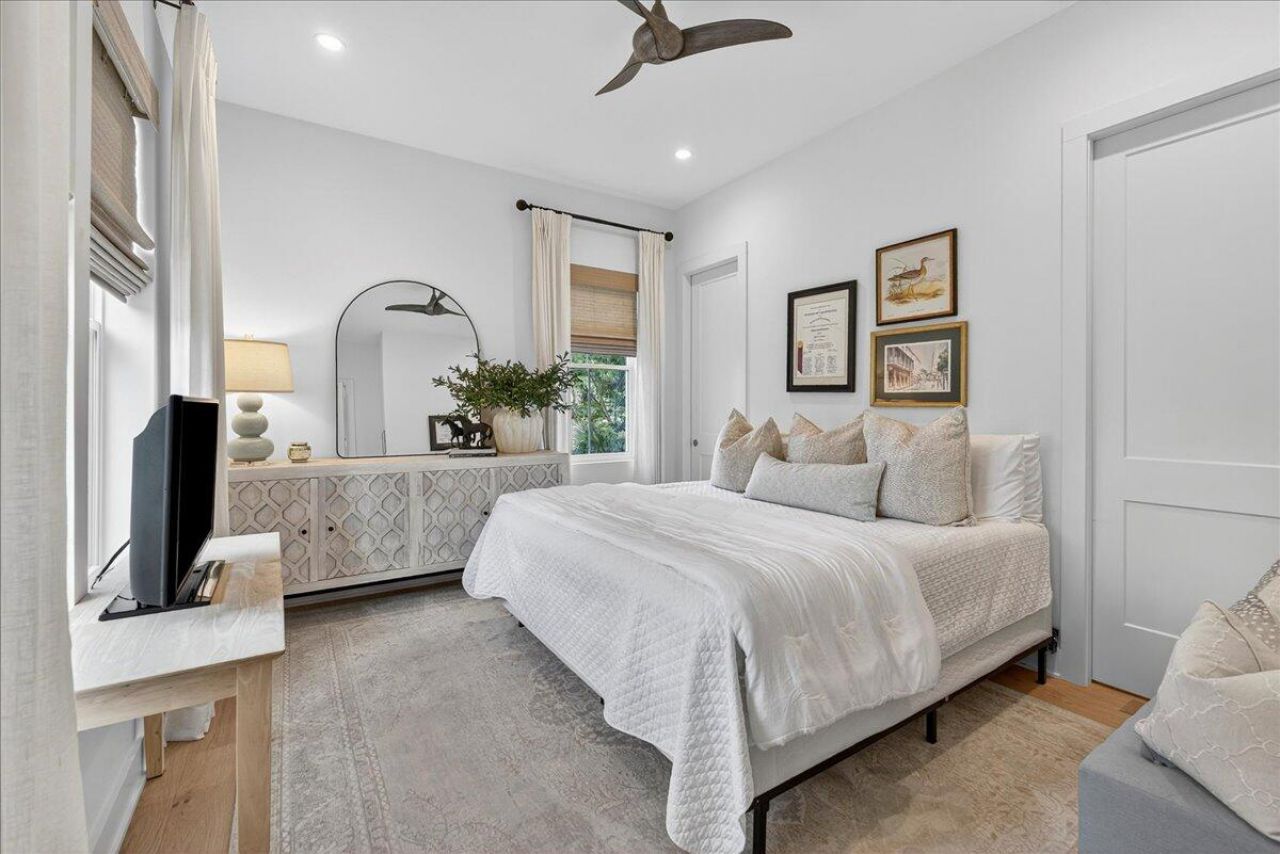 112 America Street Photo 16