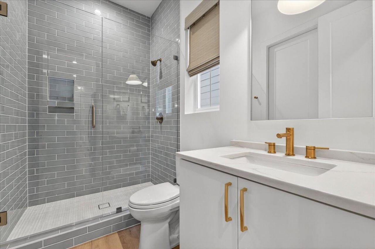 112 America Street Photo 17