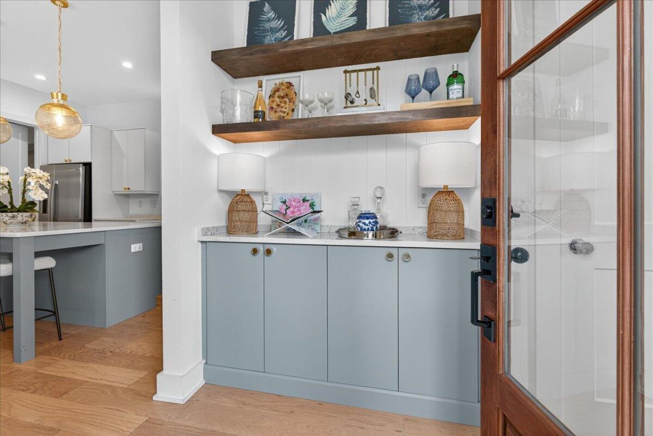 112 America Street Photo 2