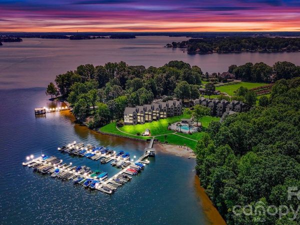 2135 Regatta Lane, Unit 101, Denver, NC 28037