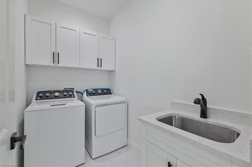 1310 NE 7th Pl, Cape Coral, FL 33909 Photo