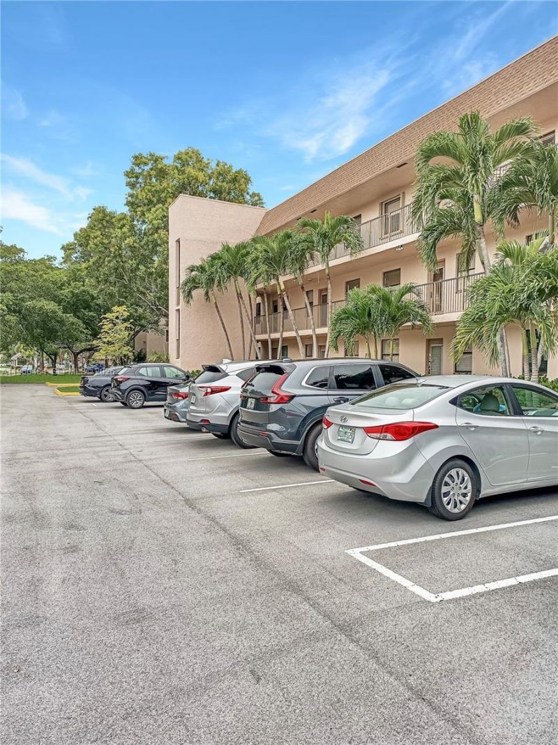10402 Sunrise Lakes Blvd, Unit 201, Sunrise, FL 33322 Photo