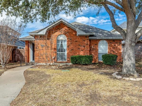 1527 Ranchview Lane, Carrollton, TX 75007