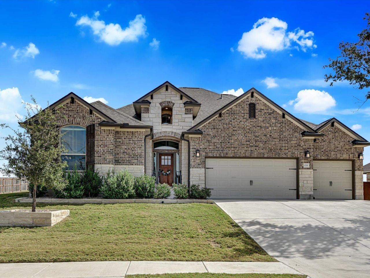 1701 Meadow Crest Dr, Salado, TX 76571 Main Photo