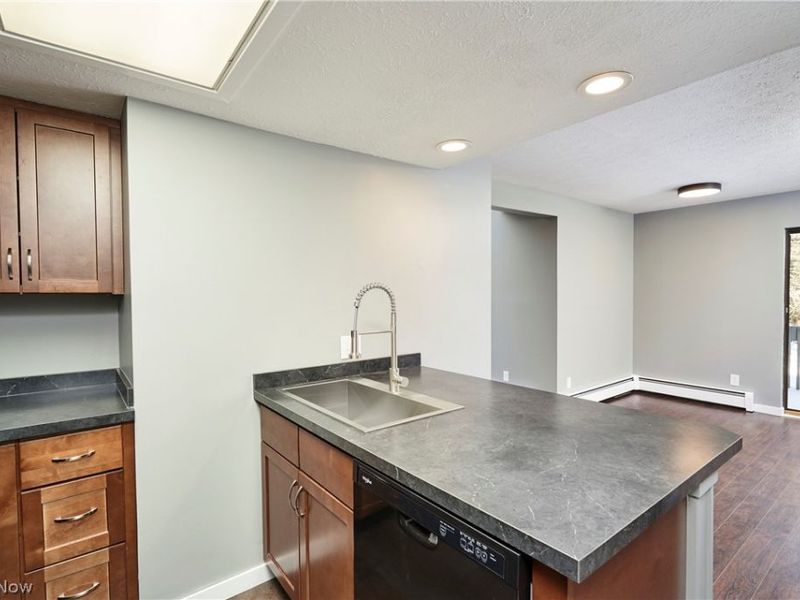 2099 Pinebrook Trail, Cuyahoga Falls, OH 44223 Photo 11