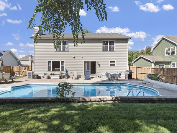 802 Joanne Drive, Minooka, IL 60447