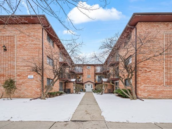 5819 W HIGGINS Avenue, Unit 2D, Chicago, IL 60630