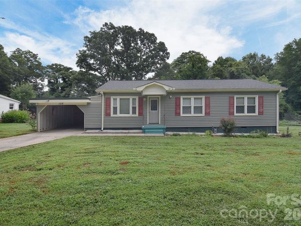 135 Oak Grove Road, Statesville, NC 28677